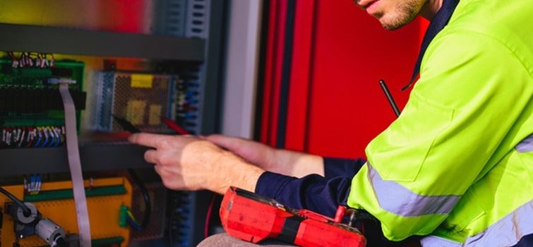 Predictive Maintenance & Real-Time Monitoring Predictive Maintenance & Real-Time Monitoring